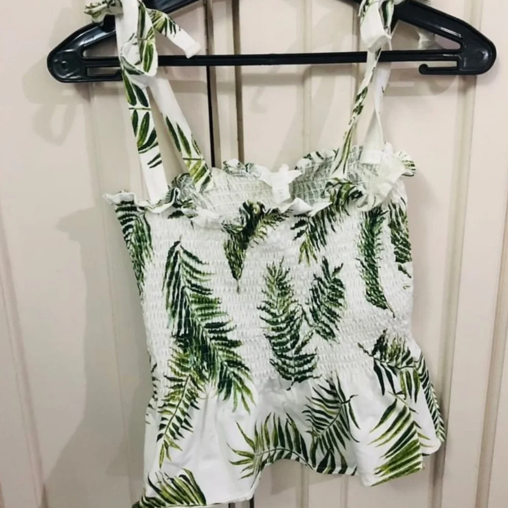 H&M store exclusive summer top - Picture 2 of 8